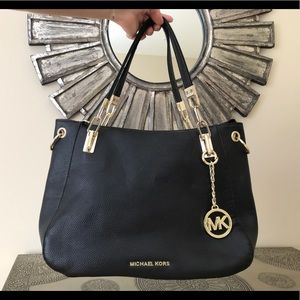 ♥️SOLD♥️ Michael Kors black leather tote bag